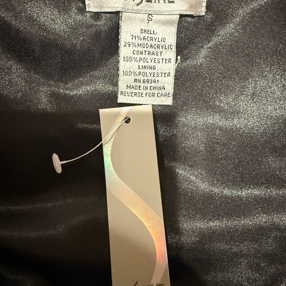 LaSeine Red and Black Faux Fur Vest - Picture 4 of 4